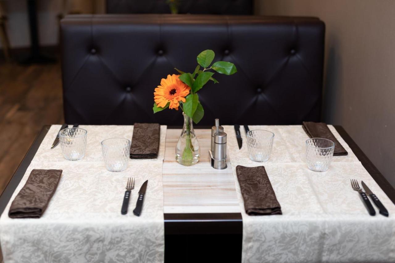 Logis-Hotel & Restaurant Le Carnot บอลเบค ภายนอก รูปภาพ