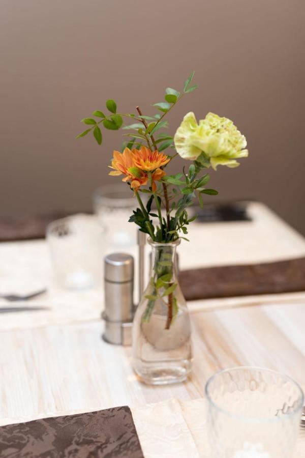 Logis-Hotel & Restaurant Le Carnot บอลเบค ภายนอก รูปภาพ