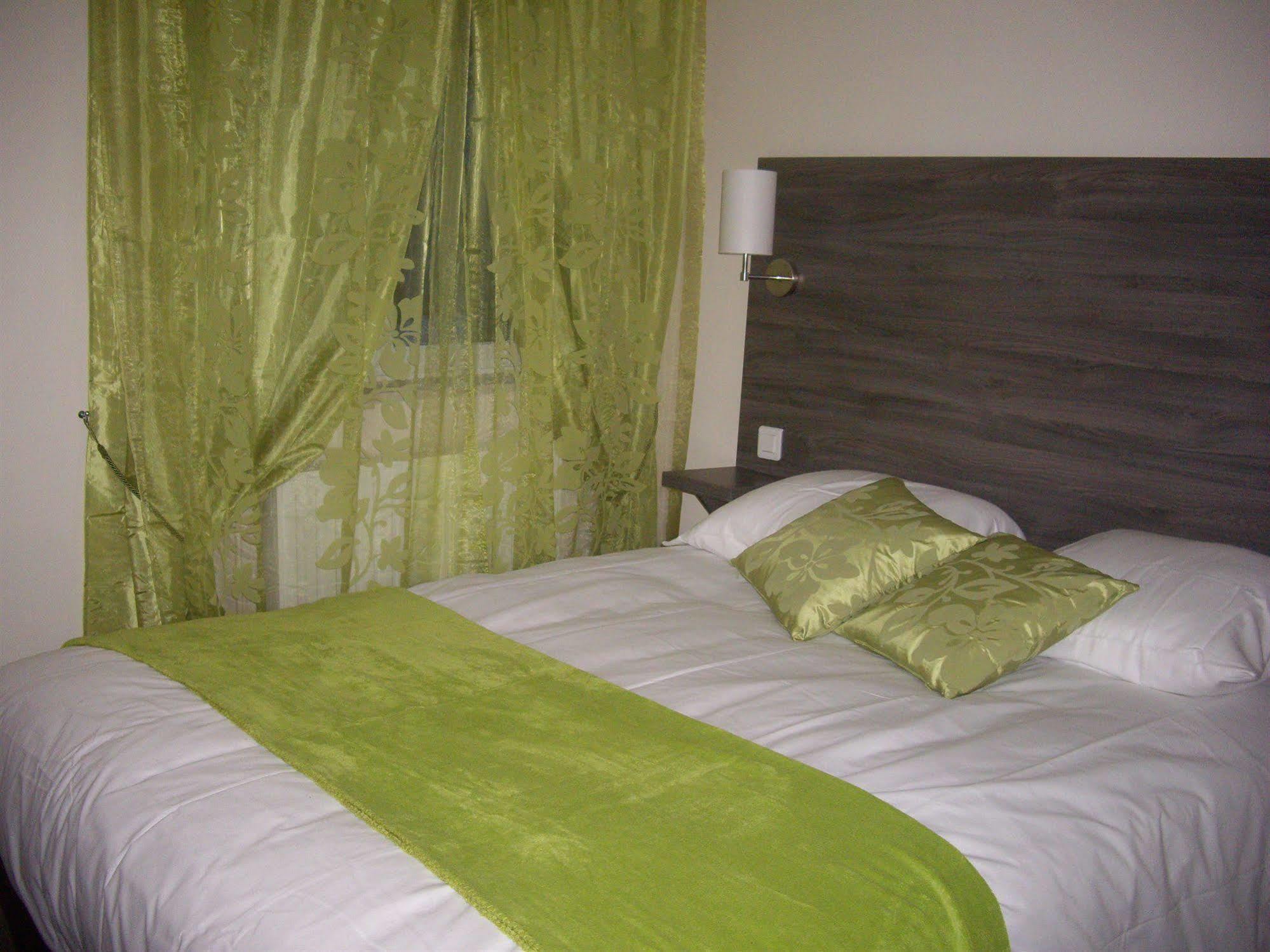 Logis-Hotel & Restaurant Le Carnot บอลเบค ภายนอก รูปภาพ